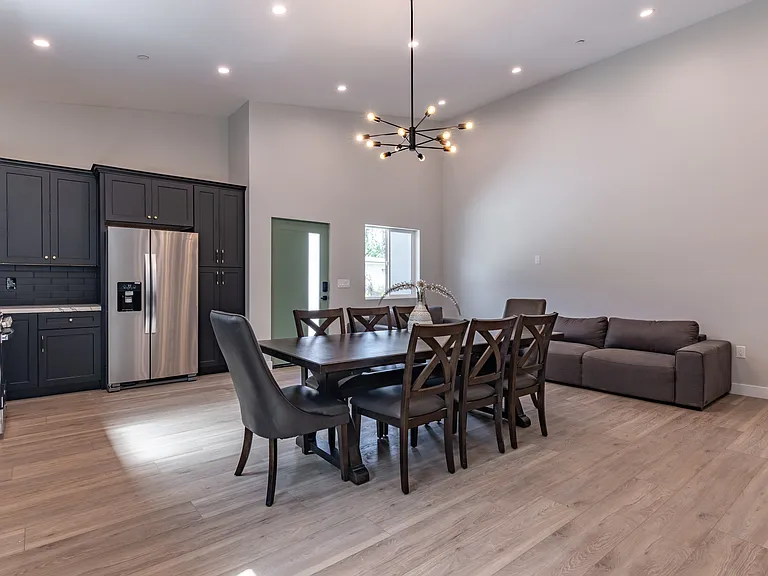 8603 Comanche Ave — Photo 8