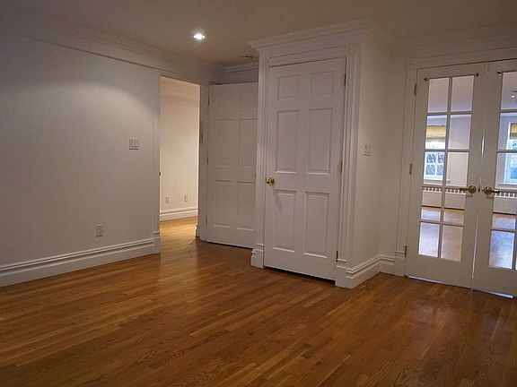 5th image of 168 Waverly Pl #1