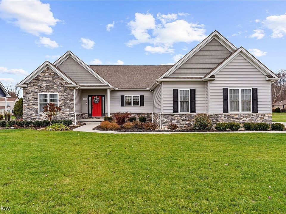 1st image of 421 Oak Hollow Dr NW