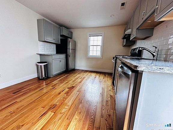 4th image of 31 Brainerd Rd #B