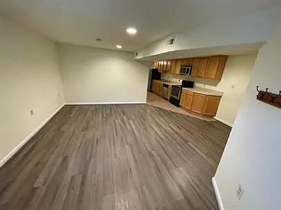 1361 Parkwood Pl NW #B — Photo 2
