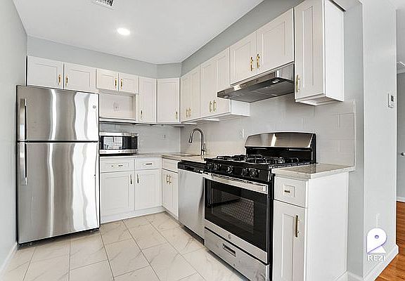 3rd image of 14836 89th Ave #7A