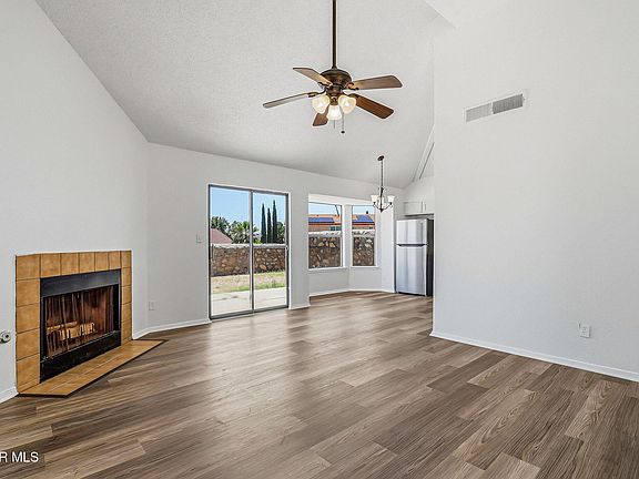 4th image of 628 Woodcrest Ln