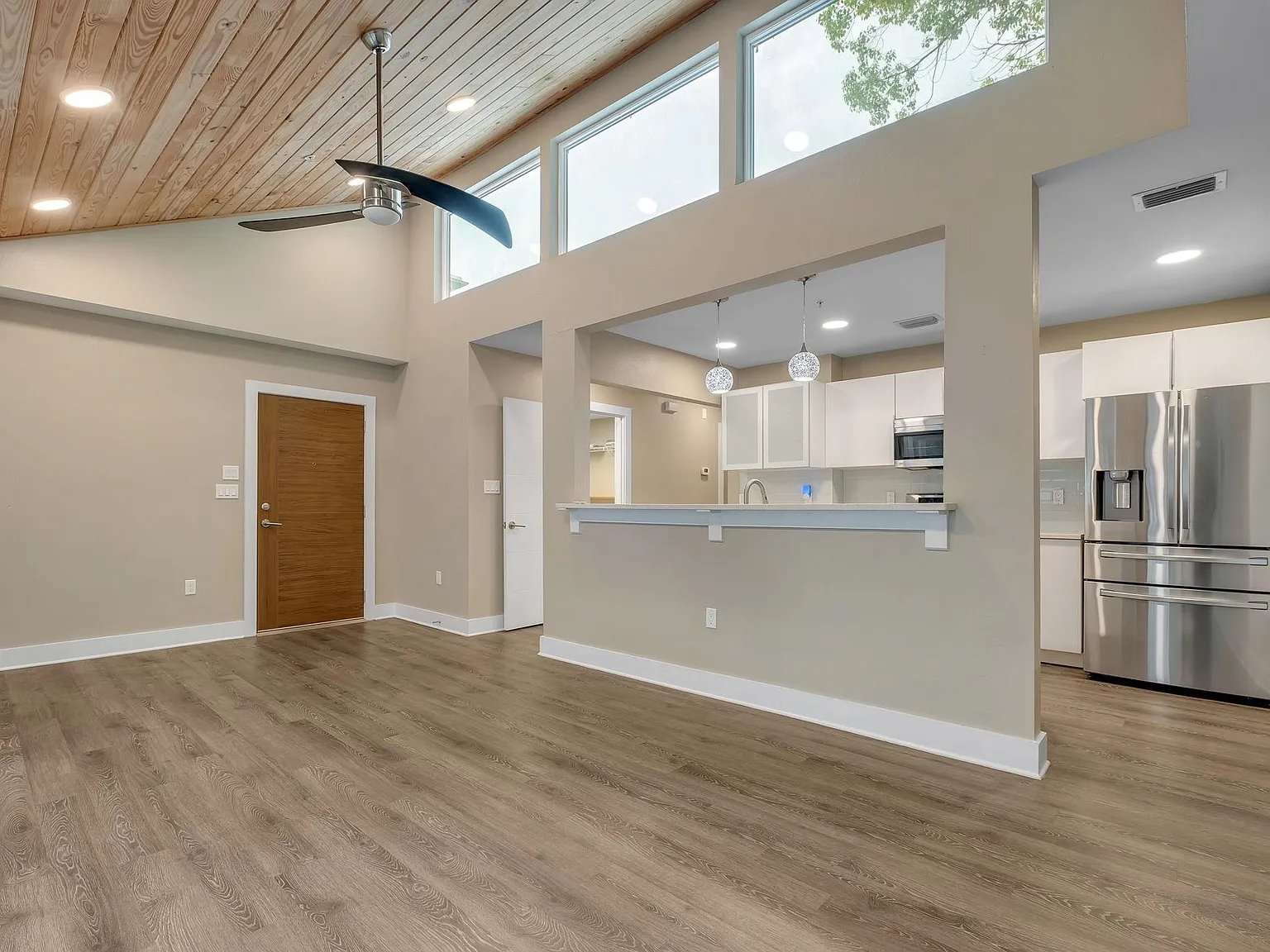 2 bed, 1100 sqft, $1,675 — Photo 3