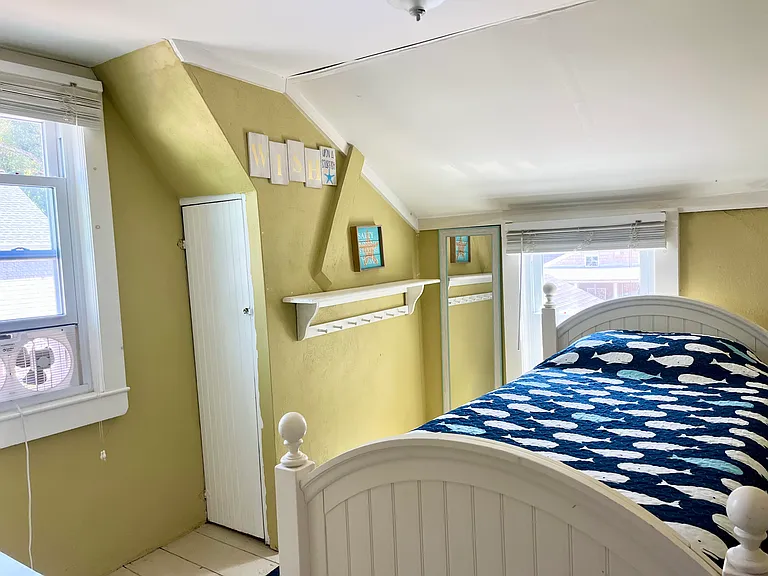 76 Silver Beach Ave — Photo 16