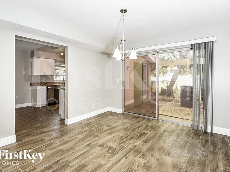 957 Bayward Ct — Photo 5