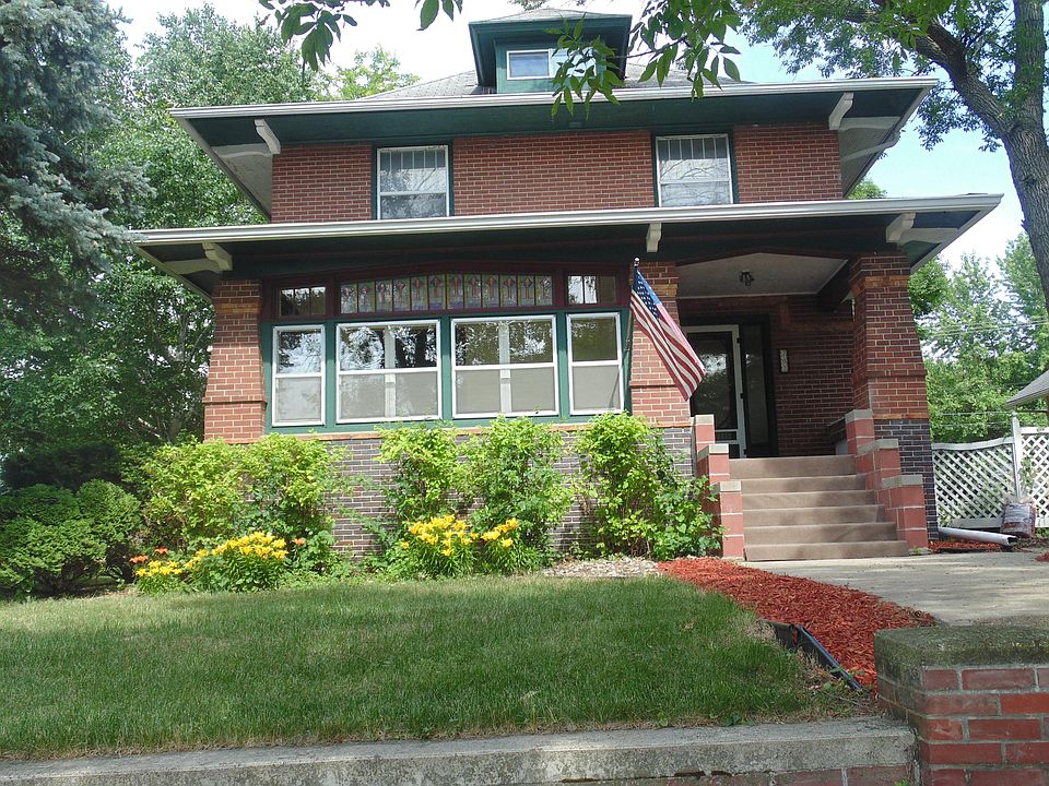1st image of 2104 7th St