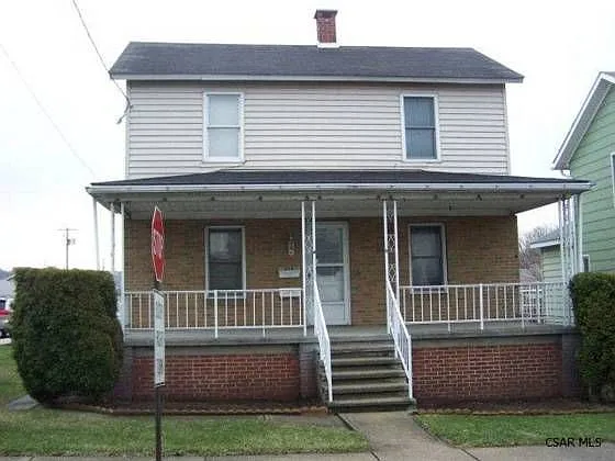 318 12th St photo 1