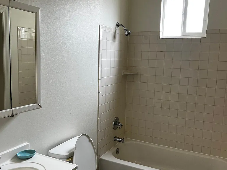 2654 N Galvez St — Photo 5