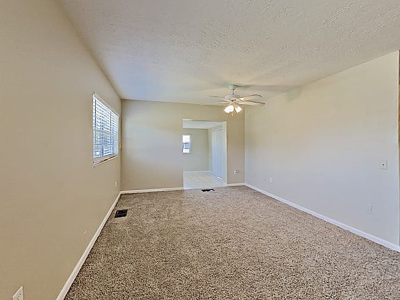 3rd image of 2615 29th Ave W