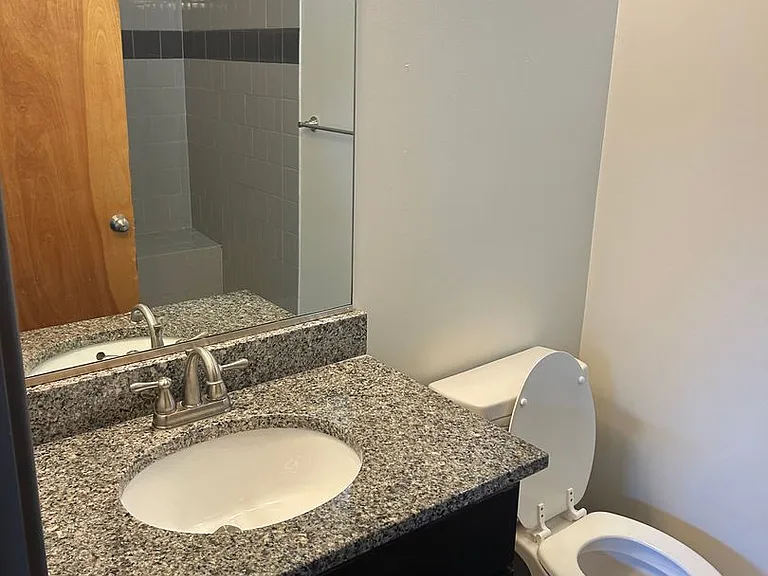 1100 Hull Street Apartments — Photo 6