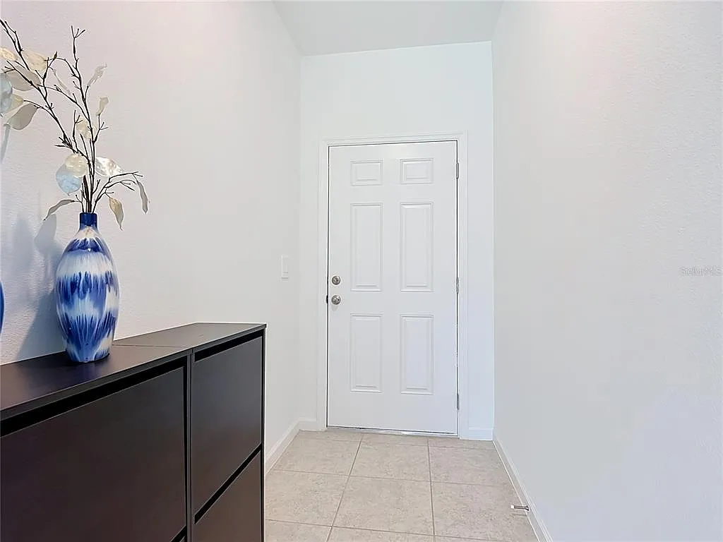 3 bed, 2.5 bath, 1662 sqft, $2,450 — Photo 4