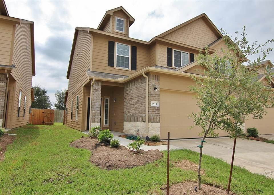 1st image of 3919 Lexington Manor Ct