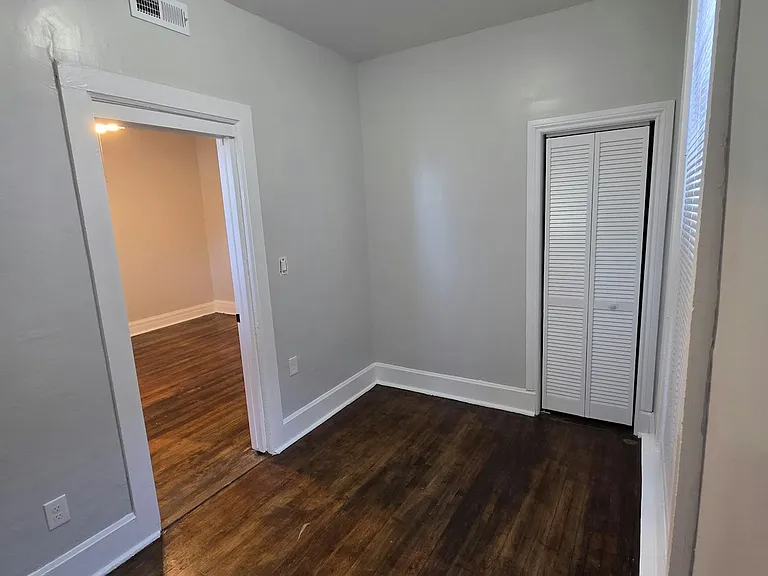 Bedroom #1 11x6.5ft