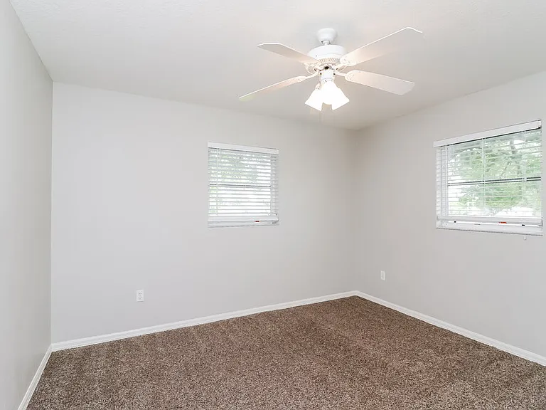 2821 Logsdon St — Photo 11