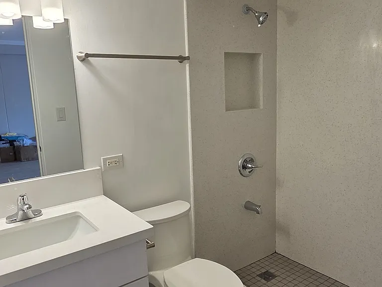910 Ahana St #402 — Photo 5