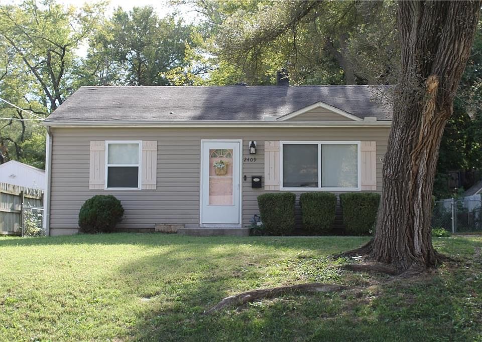 1st image of 2409 NE Pursell Rd