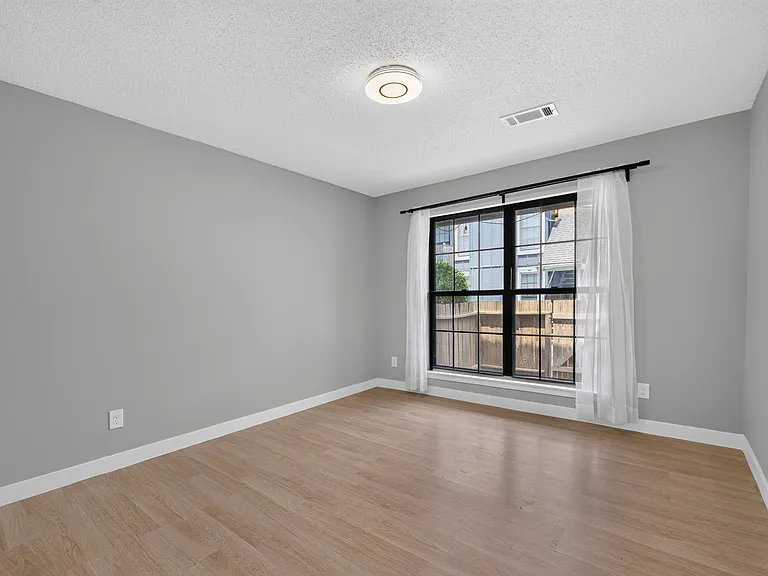 12647 W 110th Ter — Photo 11