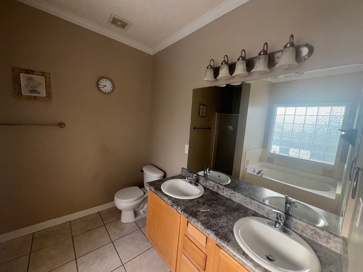 3 bed, 1400 sqft, $1,450 — Photo 3