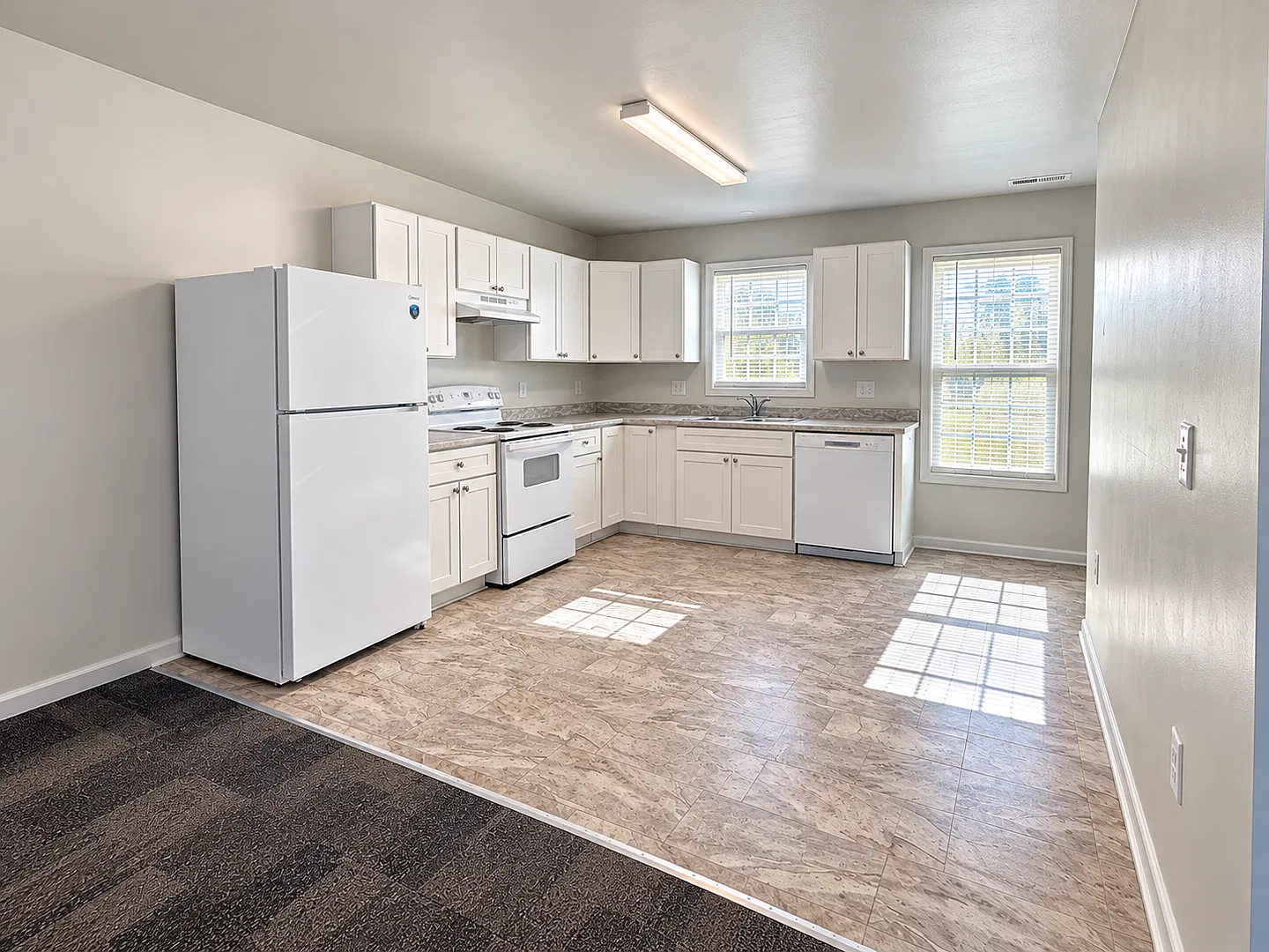 1014 Maple Ave — Photo 3