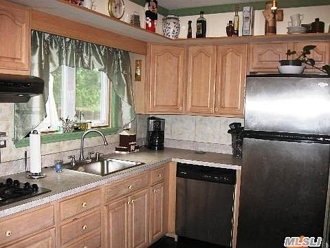 2nd image of 64 Erlanger Blvd