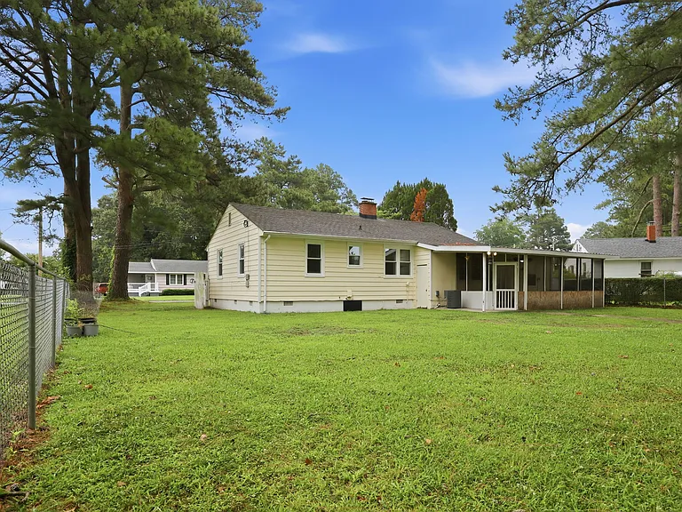 1407 Midgett Dr — Photo 27