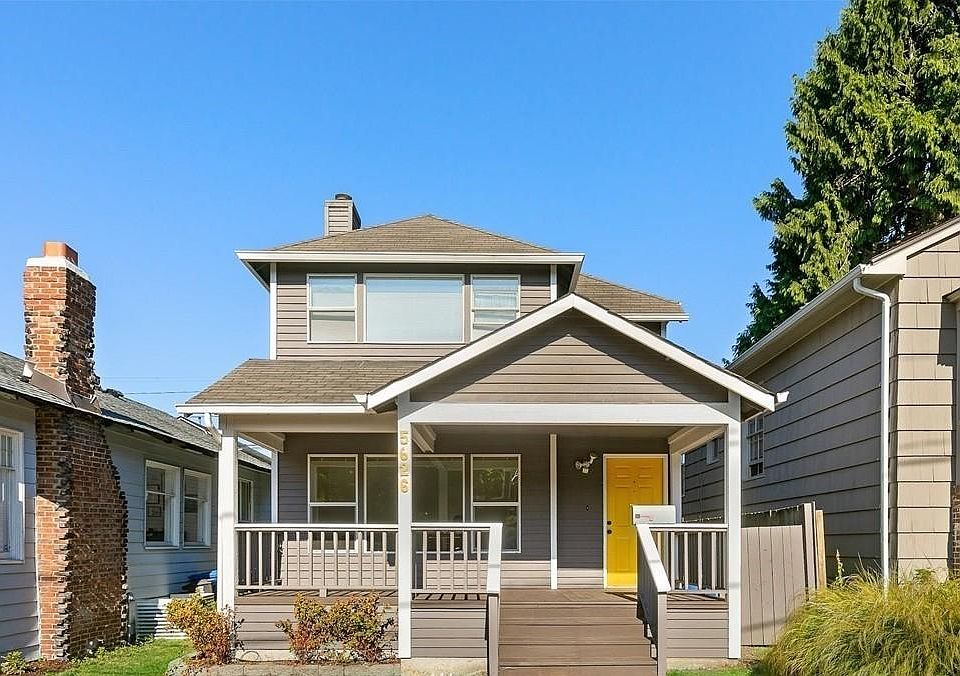 Nice street view, distinguish itself in neighborhood with its stylish & newer structure.