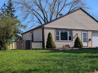 16 Afton Dr, Montgomery, IL