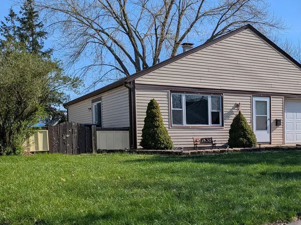 16 Afton Dr, Montgomery, IL 60538