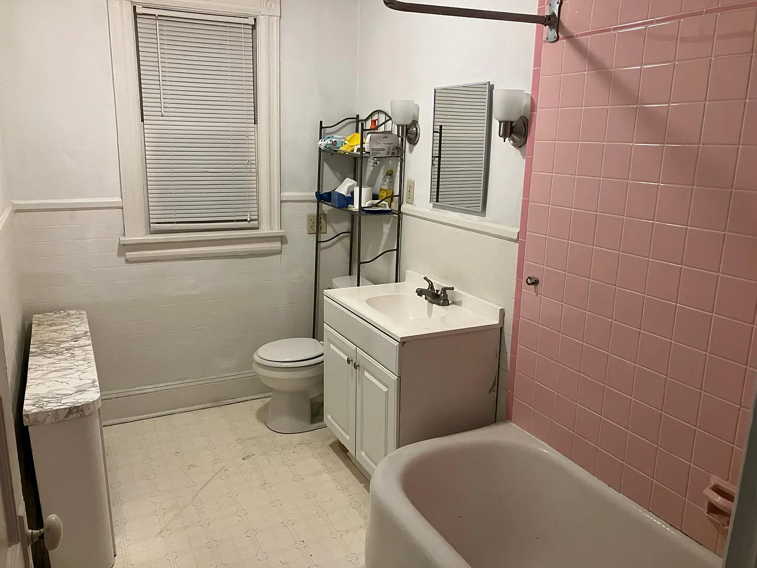 3 bed, $1,200 — Photo 2