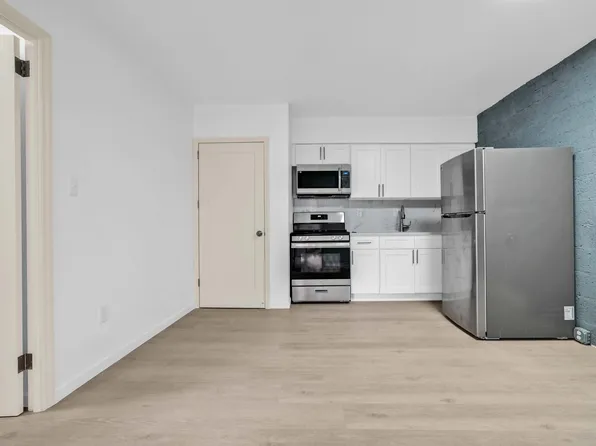 348 Bleecker Street image 1 of 10