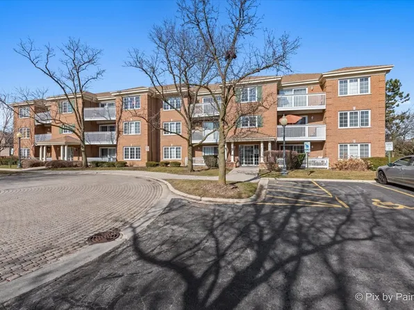 110 Day St APT 302, Bloomingdale, IL 60108