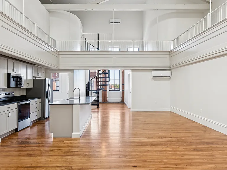 129 Main St #302 — Photo 10