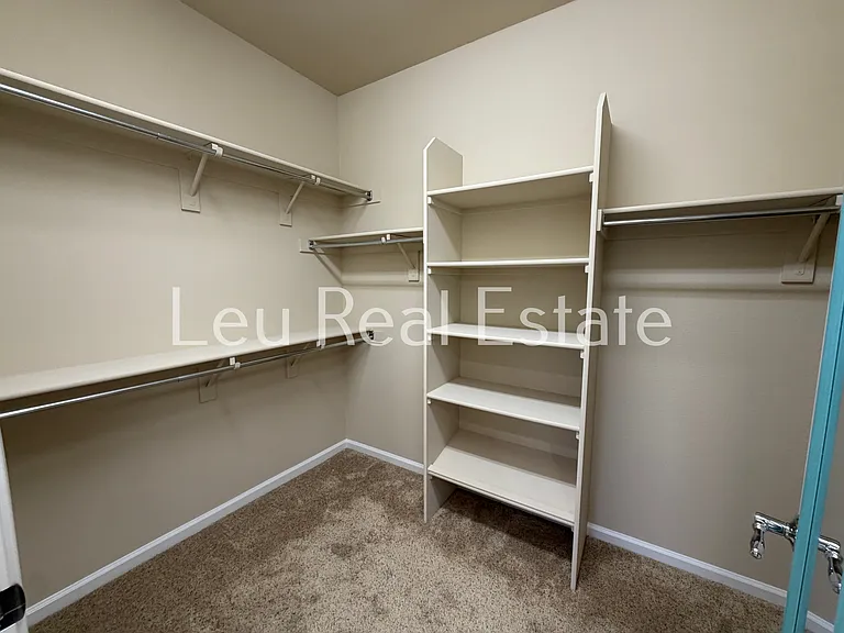 7425 Foxburgh Ct — Photo 13