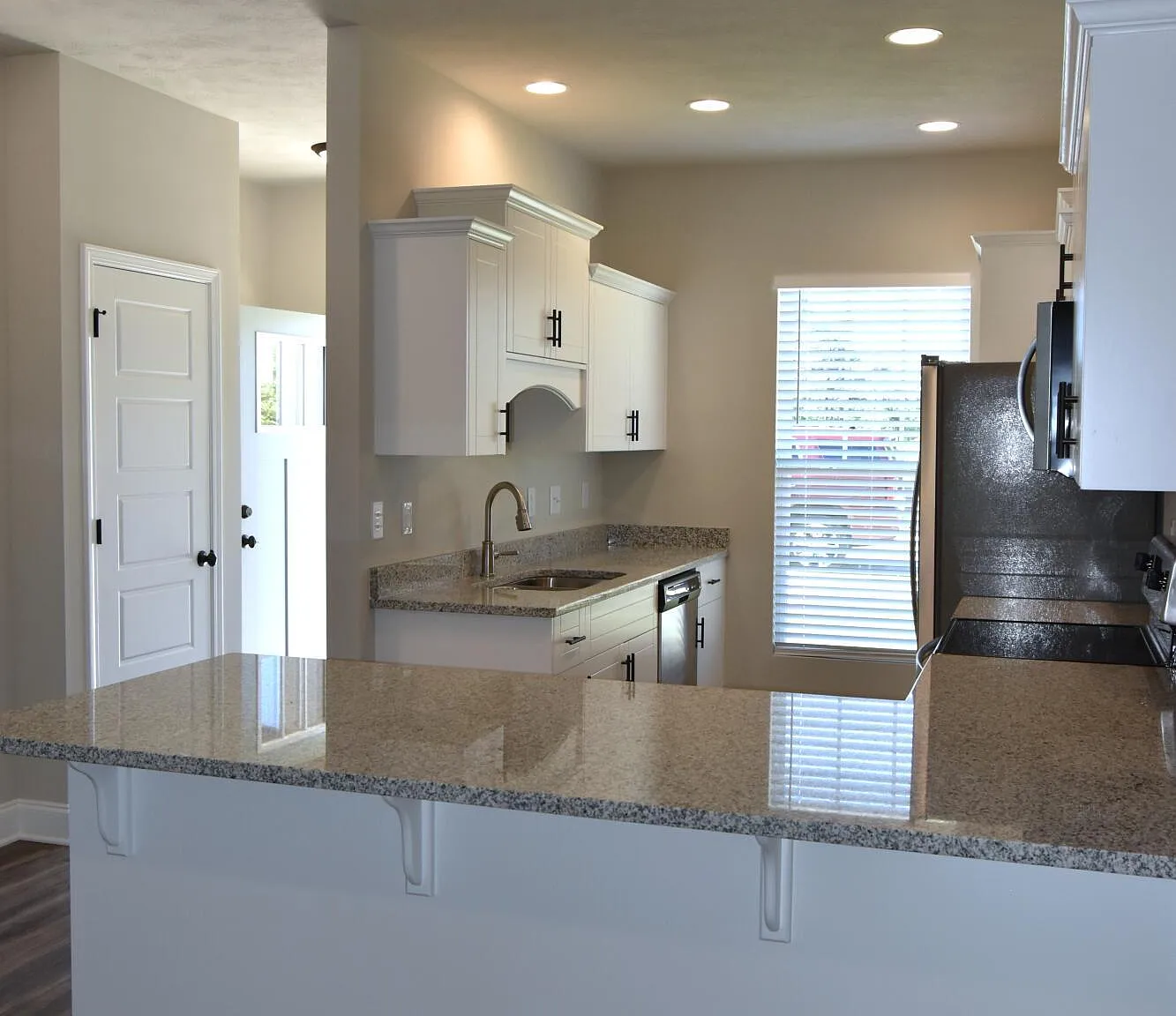2 bed, 2.0 bath, 1196 sqft, $1,450 — Photo 3