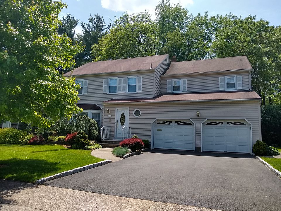 1st image of 13-40 Henrietta Ct