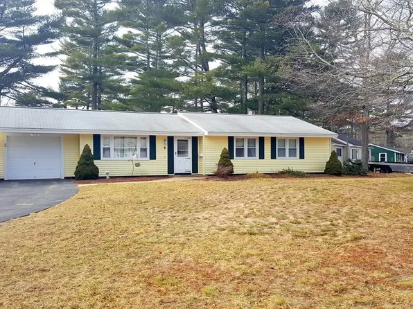 6 Penikese St, Wareham, MA 02571
