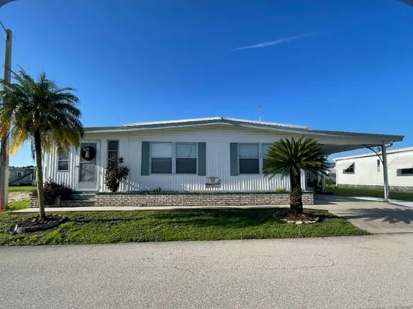 589 Plaza Del Sol, North Fort Myers, FL 33917