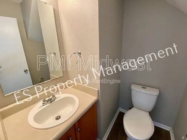 10902 Glenayr Dr — Photo 15