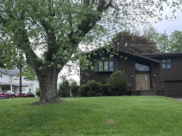 215-217 Fairlawn Dr #215, Monroeville, PA 15146