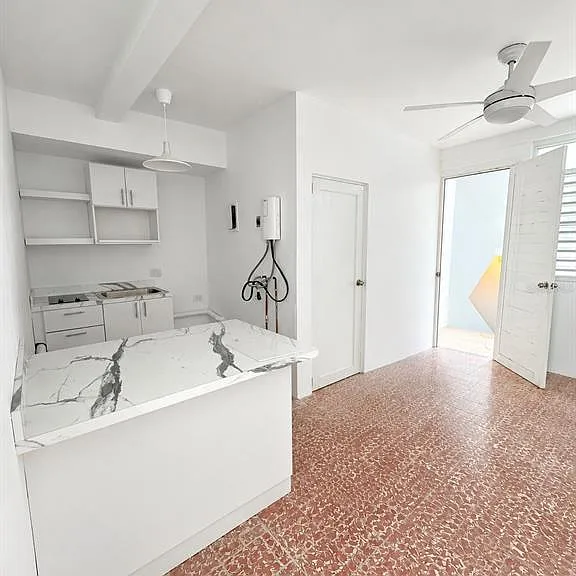 2844 Avenue Roosevelt #303 — Photo 8