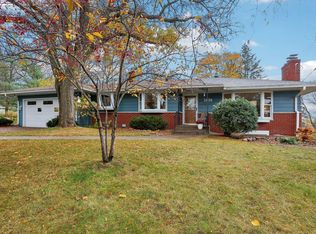 1836 Gramsie Rd, Arden Hills, MN 55112