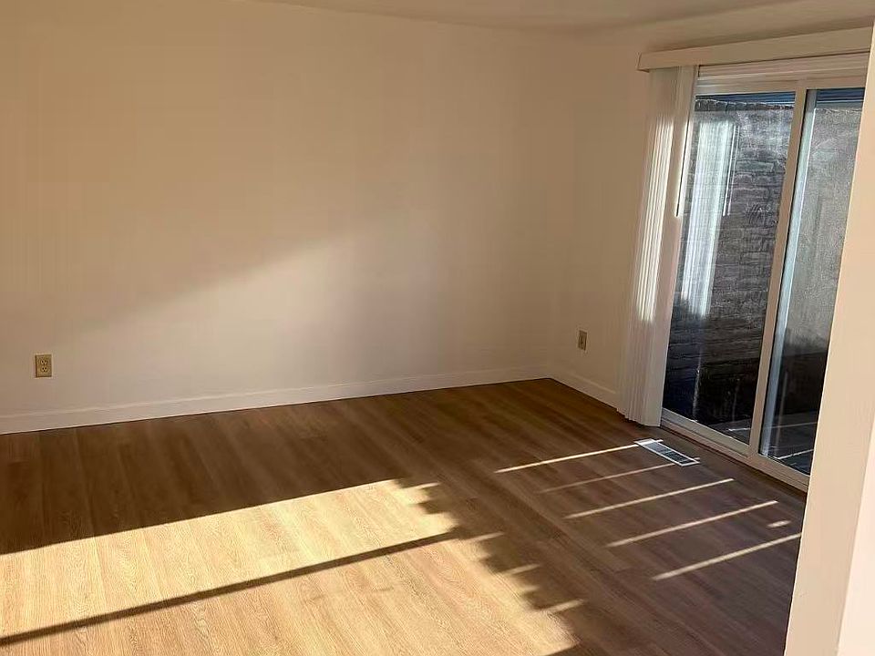 1st image of 3631 SE 165th Ave #3631