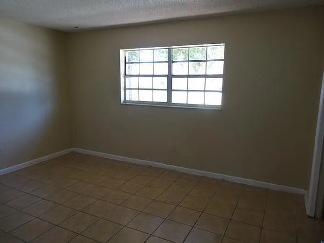 2400 NW 21st St #3 — Photo 8