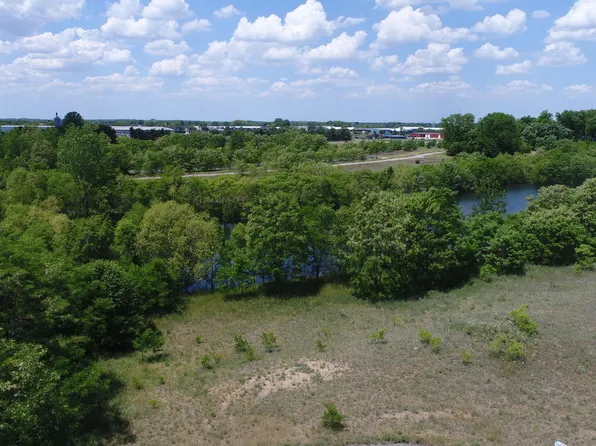 26 Tiffany Dr, Edwardsburg, MI 49112