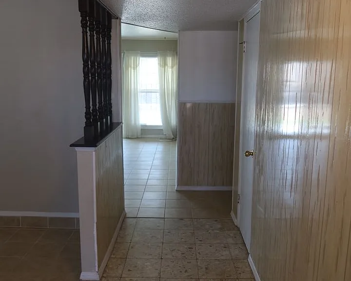 10345 Biscaine St — Photo 2