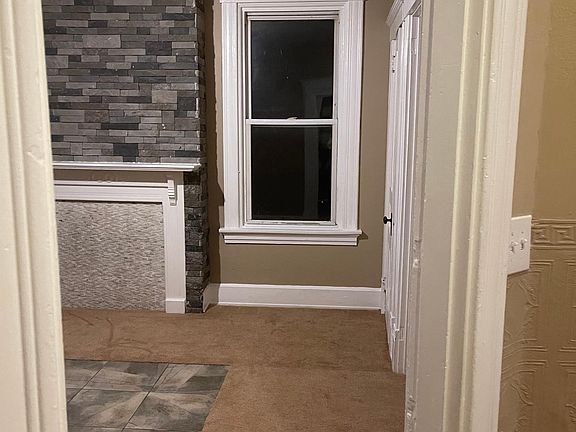 4th image of 327 Crestline Ave #2