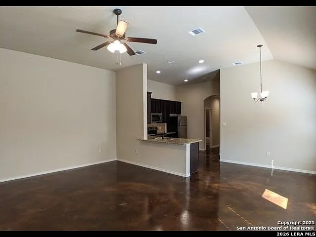 3 bed, 2.0 bath, 1370 sqft, $1,450 — Photo 4