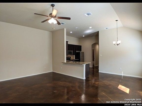 4th image of 2578 Pahmeyer Rd