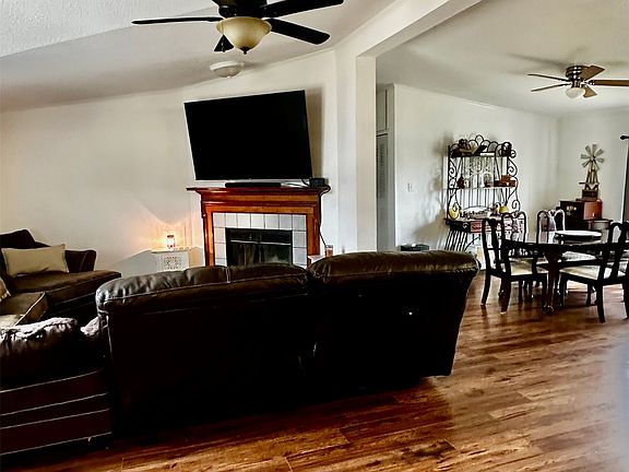 4th image of 11311 Tina Ln